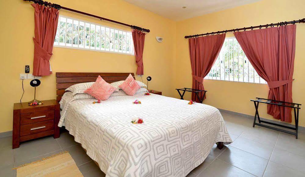 טקמק Surfers Beach Self Catering Chalets מראה חיצוני תמונה