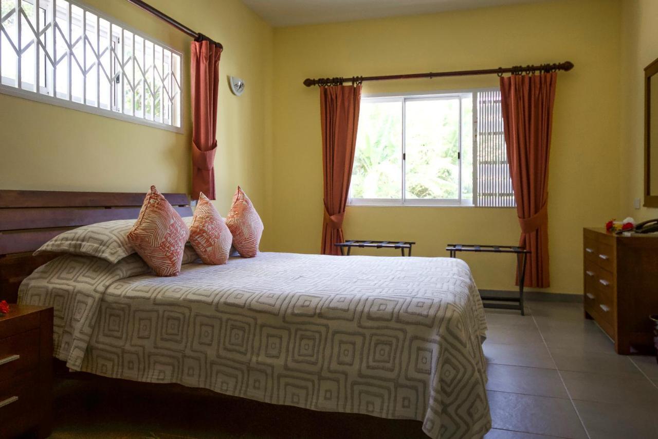טקמק Surfers Beach Self Catering Chalets מראה חיצוני תמונה